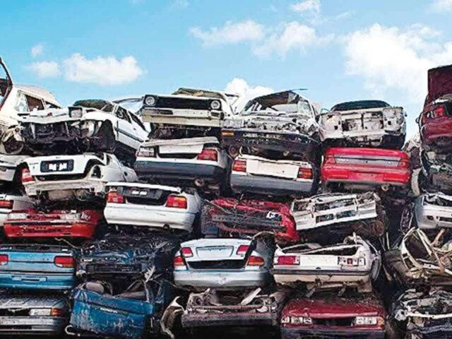 India’s New Vehicle Scrapping Policy 2025: How to Know If Your Car Needs to Be Scrapped